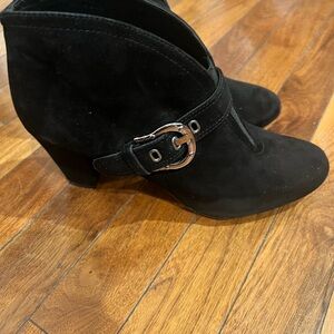 Geox size 40 suede ankle boots